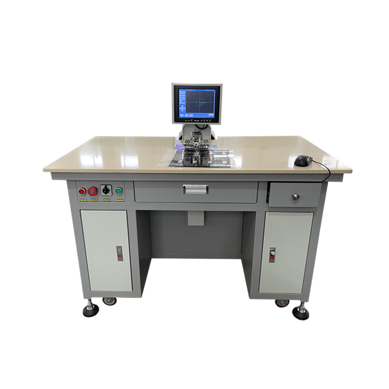 Semi-auto CCD Guide Hole Punching Machine Hole Puncher For Poker Chips Labels